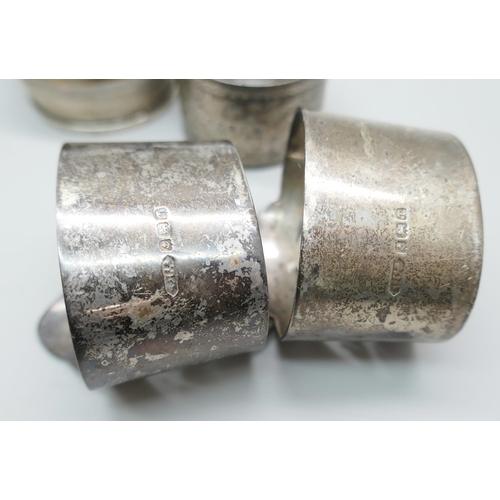 7256 - Seven silver napkin rings, 177g