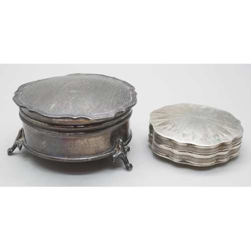 7259 - A silver jewellery casket with velvet interior, 6.2cm, 86g, and a white metal pot with control marks... 