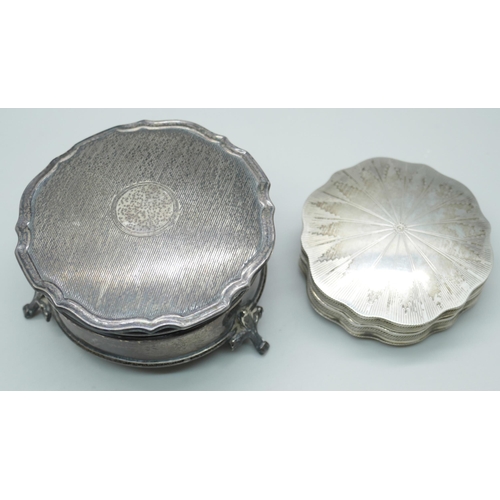 7259 - A silver jewellery casket with velvet interior, 6.2cm, 86g, and a white metal pot with control marks... 