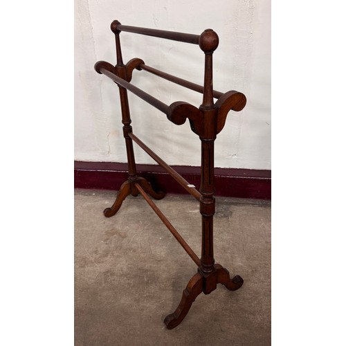 103C - A Victorian mahogany towel rail