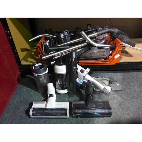 6066 - A Large quantity of Vacuum Cleaner parts (347-646) *This lot is subject to Vat