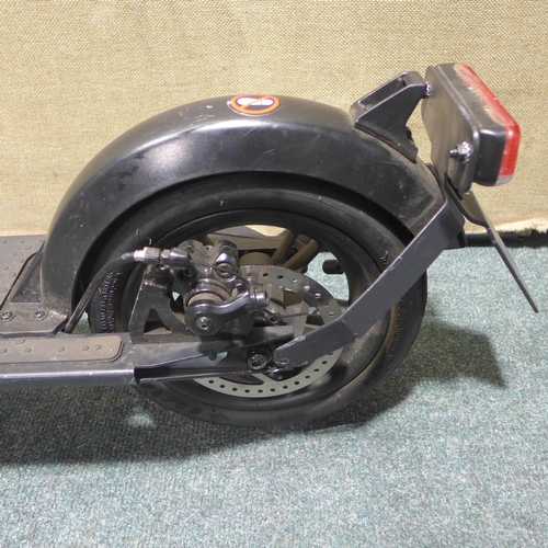 6078 - Busbi electric scooter with charger