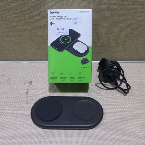 6084 - Belkin 2-1 Wireless Black Charging Pad (347-393) *This lot is subject to Vat