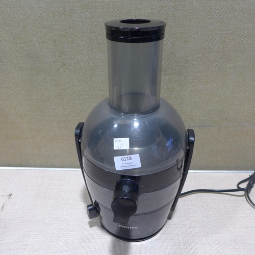 6118 - Philips Viva Juicer   (347-203) *This lot is subject to Vat