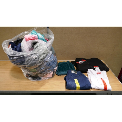 6168 - Quantity of mixed clothing, brands to include S.C.&CO, Kirkland Signature, DKNY, etc. (347-648) *Thi... 