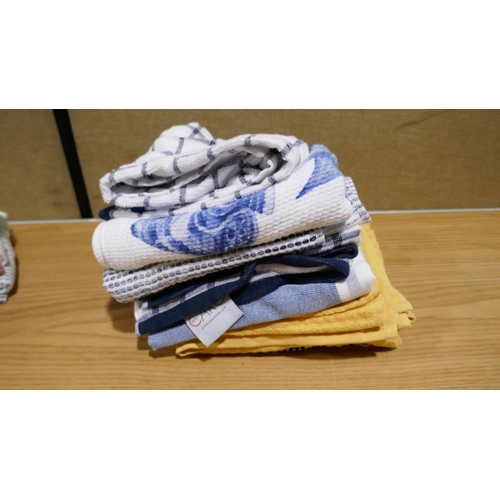 6169 - Large Quantity Of Kitchen Towels  (347-134,137) *This lot is subject to Vat