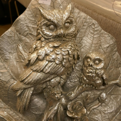 3027 - A owl plaque