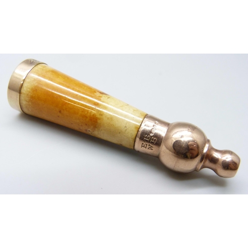 7034 - A 9ct gold mounted meerschaum cheroot holder, hallmarked London 1925 to the rim, and 1912 to the end... 