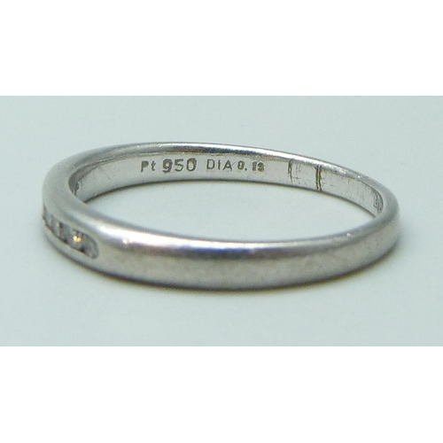 7044 - A platinum and diamond set ring, 3.8g, O/P