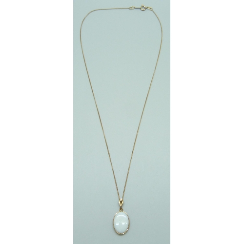 7056 - A yellow metal set opal pendant on a 9ct gold chain, 1.7g, 2.2cm including bale, 40cm chain