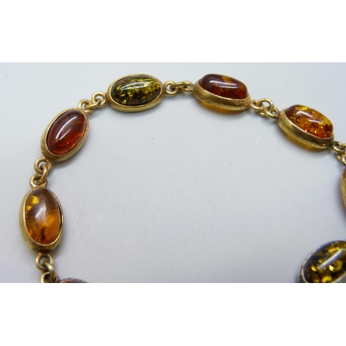 7110 - A silver gilt amber set bracelet, 9.6g, 18cm