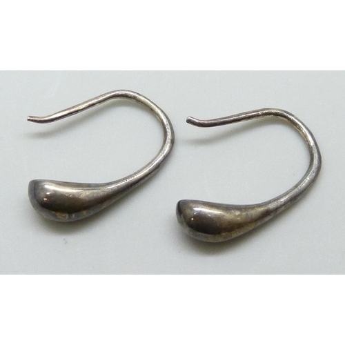 7118 - A silver bangle, 17g, and a pair of silver earrings