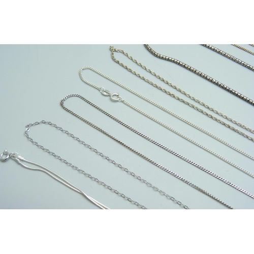 7121 - Ten silver chains, various lengths and styles, 26g total