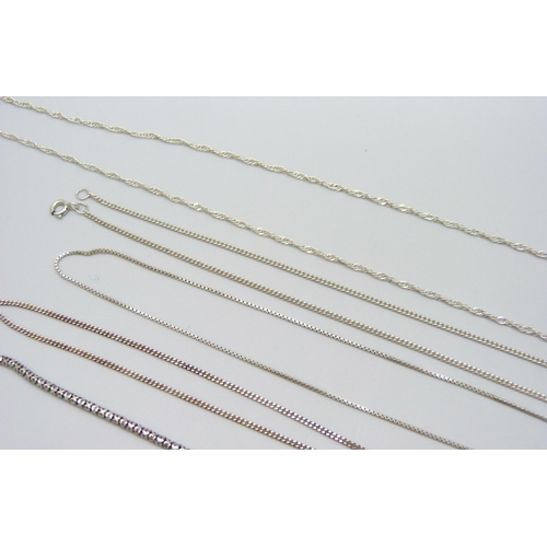 7121 - Ten silver chains, various lengths and styles, 26g total