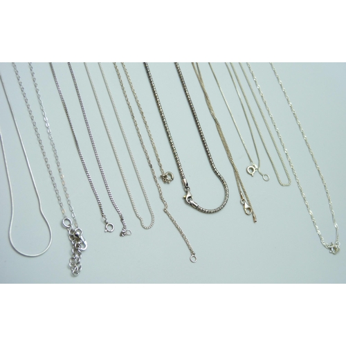 7121 - Ten silver chains, various lengths and styles, 26g total