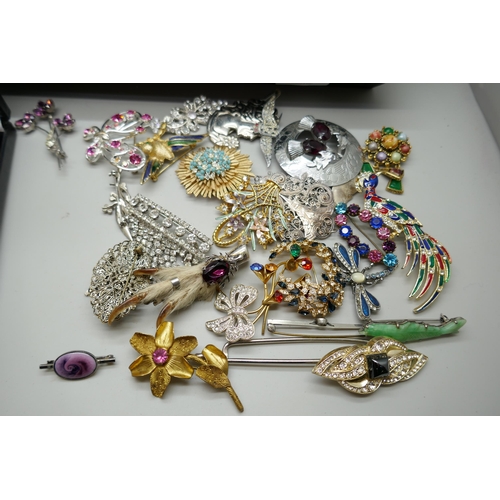 7147 - A collection of costume jewellery