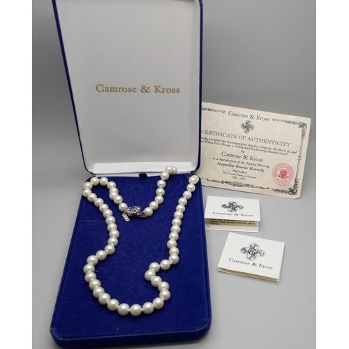 7153 - A Camrose & Kross reproduction Jackie Kennedy string of faux pearls