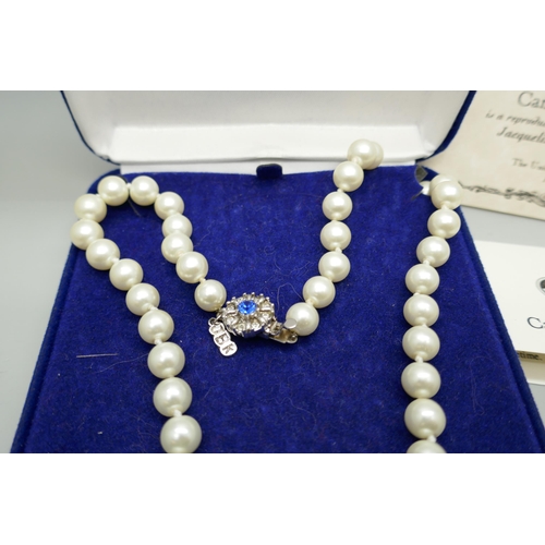 7153 - A Camrose & Kross reproduction Jackie Kennedy string of faux pearls