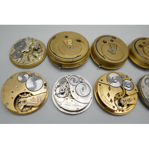 7169 - A collection of pocket watch movements