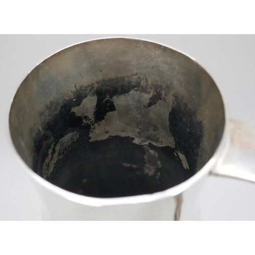 7235 - A large silver mug/jug, London 1956, 289g, 13.3cm