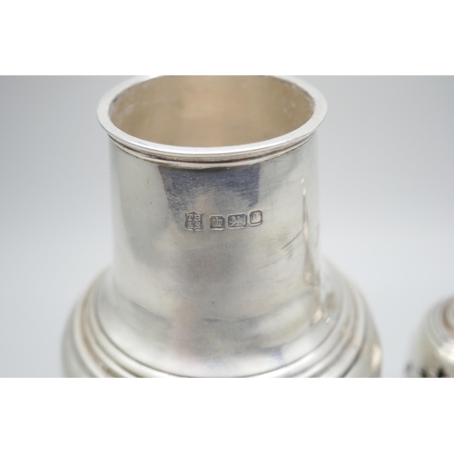 7243 - A silver sugar shaker, Sheffield 1908, 19cm, 122g