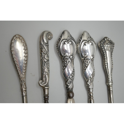 7248 - Silver handled button hooks, silver earrings and a silver stone set pendant