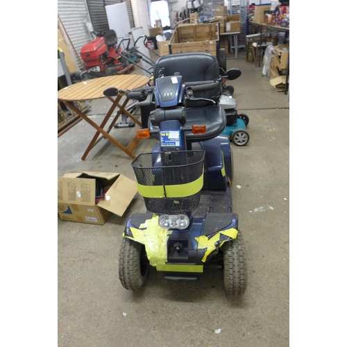 5236 - A Celebrity XL 8 four wheel mobility scooter - with key

**PLEASE NOTE THIS LOT IS NOT ELIGIBLE FOR ... 