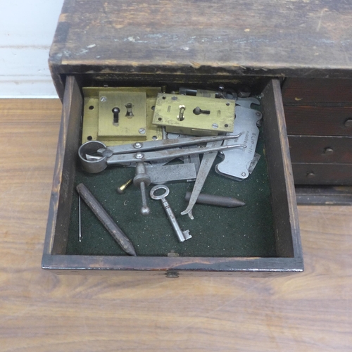 5001 - An early 20th Century 5 drawer beech engineers toolbox, with a quantity of engineering tools includi... 