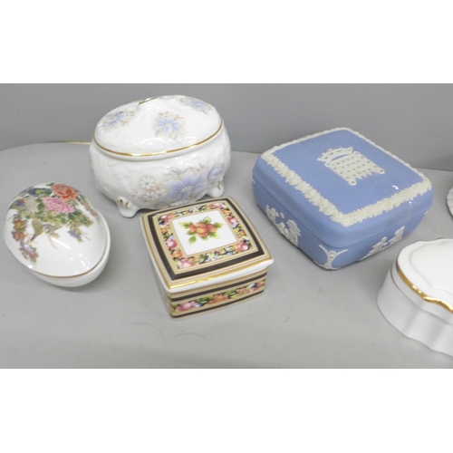 2068 - Nine trinket boxes, including two Wedgwood and one Royal Worcester