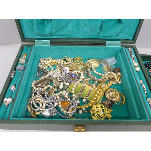 2078 - A box of costume jewellery and watches