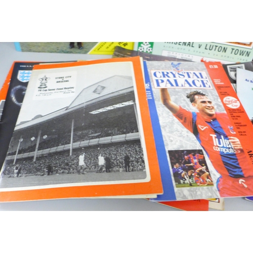 2082 - Arsenal FA Cup and League Cup semi-final and final match football programmes, (21)