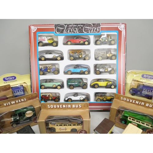 2095 - A 15 piece Classic Cars set and other boxed and loose classic car model vehicles