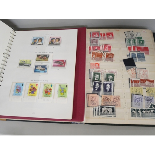 2144 - A large collection of 20th Century stamps to include Cuba, St Lucia, St Vincent, Paraguay, and other... 