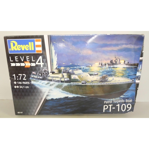 2157 - A collection of model kits including Revell Patrol Torpedo Boat PT-109, A1 Twin Propeller Hovercraft... 