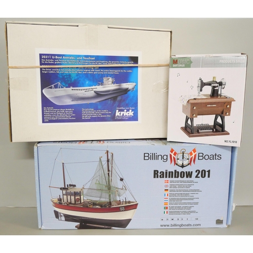 2157 - A collection of model kits including Revell Patrol Torpedo Boat PT-109, A1 Twin Propeller Hovercraft... 