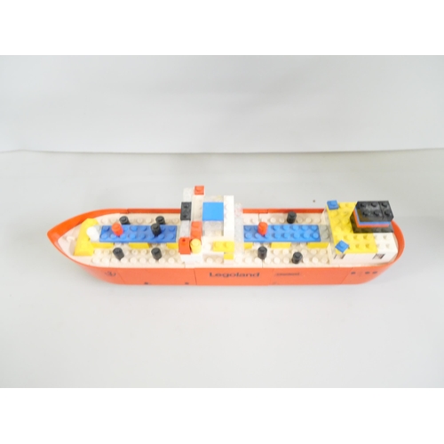 2208 - A 1970s vintage Lego Classic Legoland tugboat