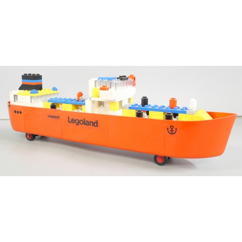 2208 - A 1970s vintage Lego Classic Legoland tugboat