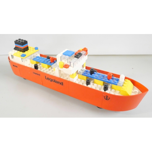 2208 - A 1970s vintage Lego Classic Legoland tugboat