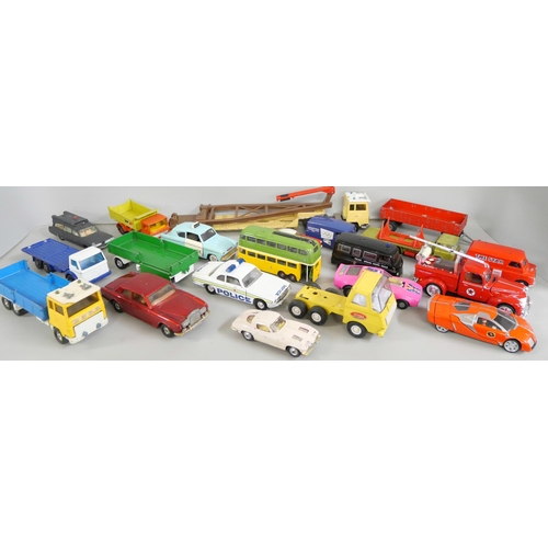 2216 - A collection of loose vintage Die Cast vehicles to include Corgi, Saico, Matchbox, Dinky and other e... 