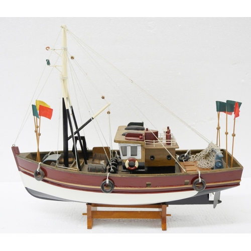 2257 - Two model boats and a model yacht **PLEASE NOTE THIS LOT IS NOT ELIGIBLE FOR IN-HOUSE POSTING AND PA... 