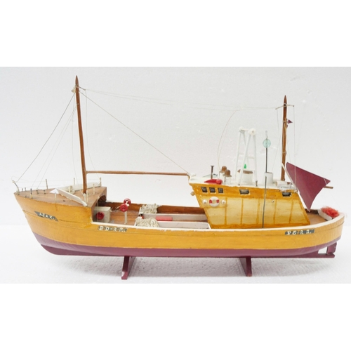 2257 - Two model boats and a model yacht **PLEASE NOTE THIS LOT IS NOT ELIGIBLE FOR IN-HOUSE POSTING AND PA... 