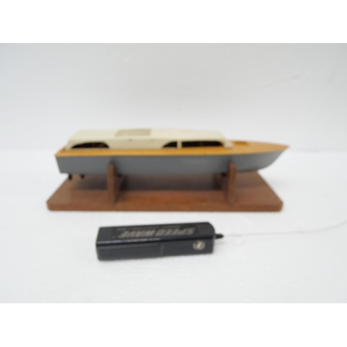 2260 - A collection of six model boats, one with remote, appear incomplete, work in progress **PLEASE NOTE ... 