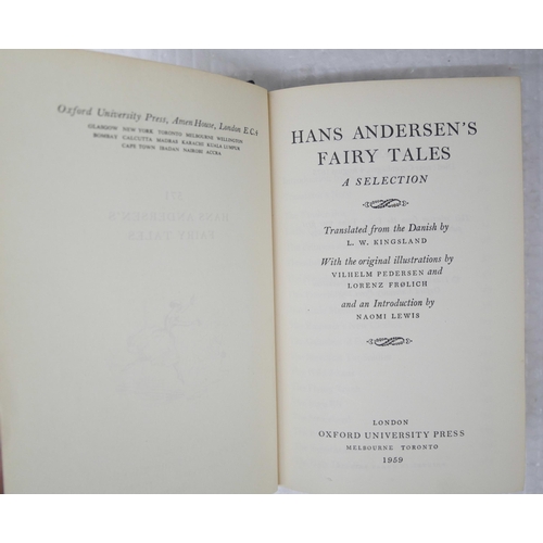 2262 - Books; a collection of vintage books including Anderson's Fairy tales, Poems of War and Battle, Brit... 