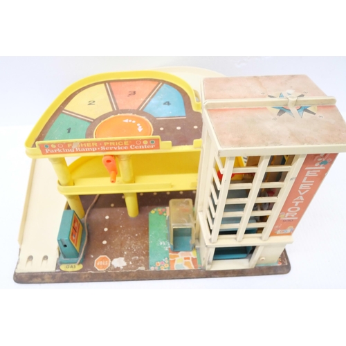 2265 - A vintage 20th Century Fisher Price parking ramp service center