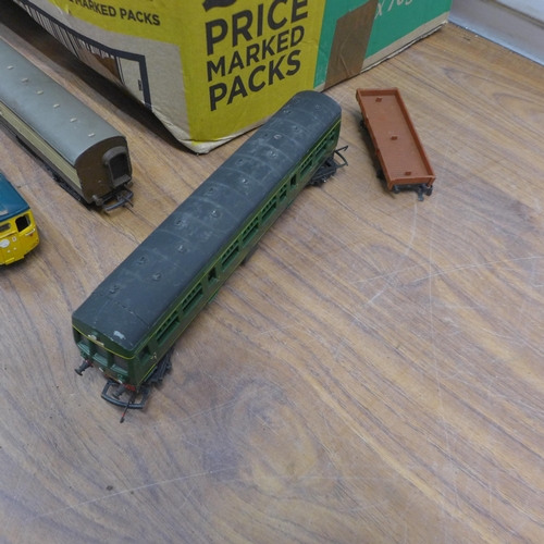 5063 - A large quantity of 00 gauge model railway