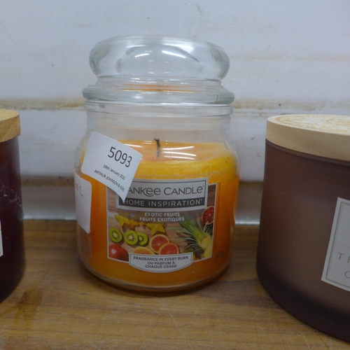 5093 - Five various large candles, including; Yankee Candle, Sand & Fog, etc.