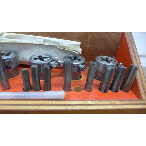 5099 - A Dorium tap and die set in a wooden case