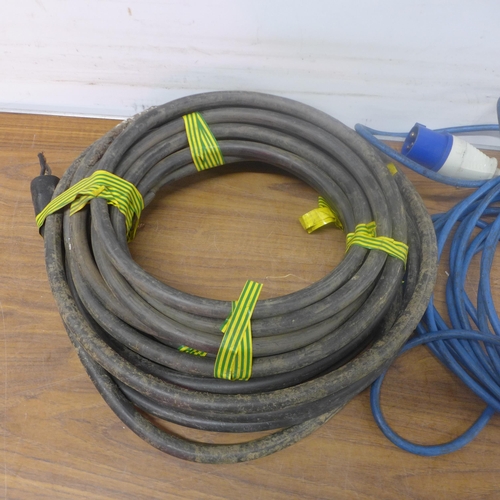 5289 - A length of armoured cable and a 240V blue plug caravan extension cable