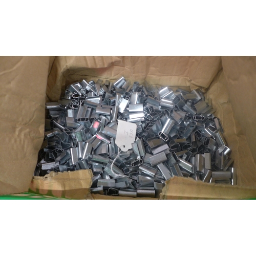 5292 - A quantity of pallet banding clamps and banding machine