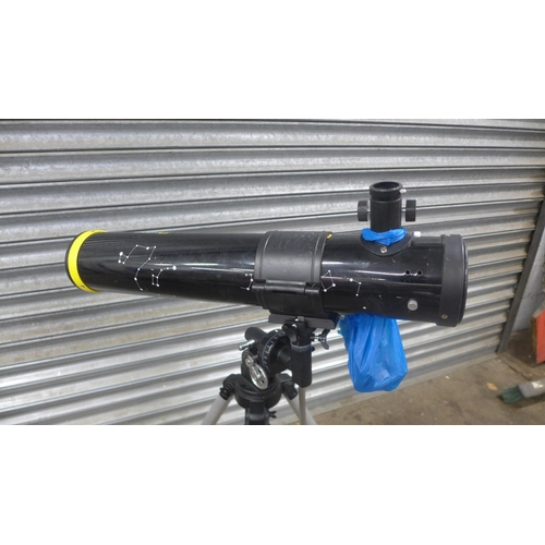 5297 - A National geographic telescope on tripod stand